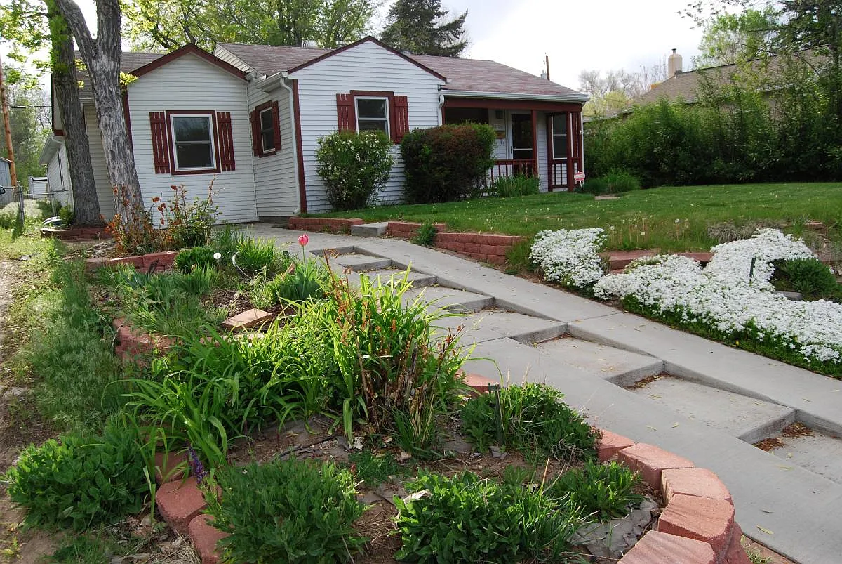4 bed, 2639 sqft, $3,500 — Photo 1