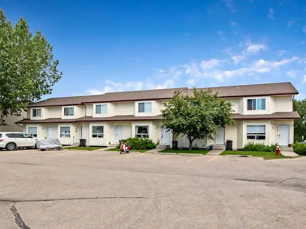 703 W Eagleview Pl NW, High River, AB T1V 1Y6