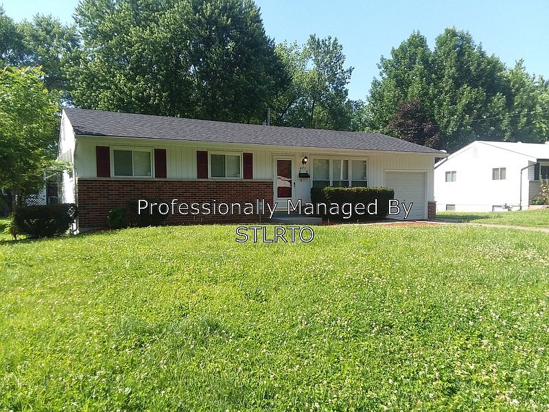 1st image of 675 Lilac Dr