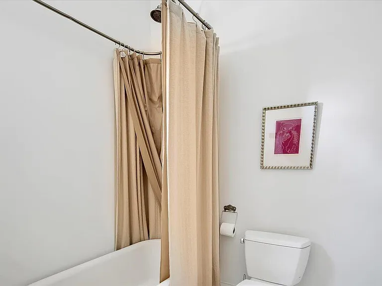 1316 Bath St — Photo 34