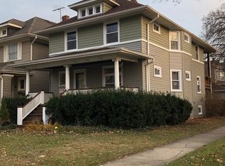 7629 Vine St #2D, River Forest, IL 60305