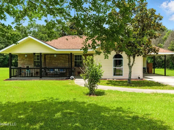 39 Cambridge Cir, Picayune, MS 39466
