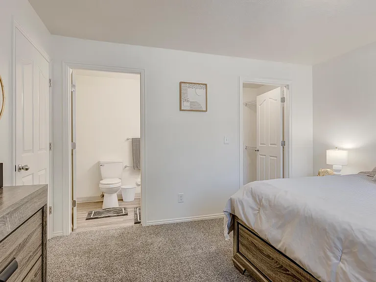 Parkwood Pointe Apartments — Photo 108