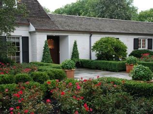 21 S Ahwahnee Rd, Lake Forest, IL 60045