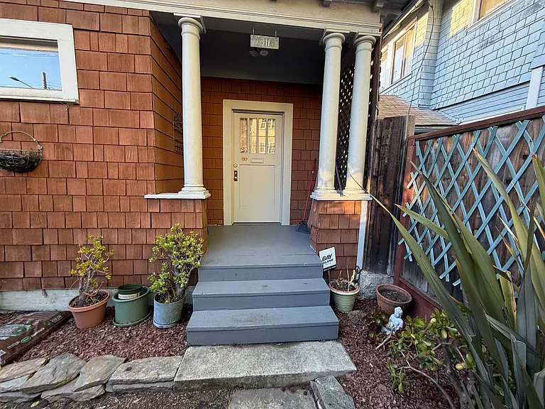 311 Oakland Ave — Photo 1
