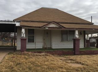 306 N 6th St, Sayre, OK 73662