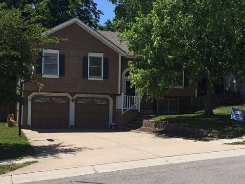 1st image of 1424 NE Ivory Ln