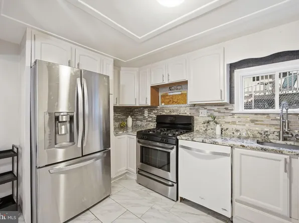 417 Meadow Rd, Baltimore, MD 21206