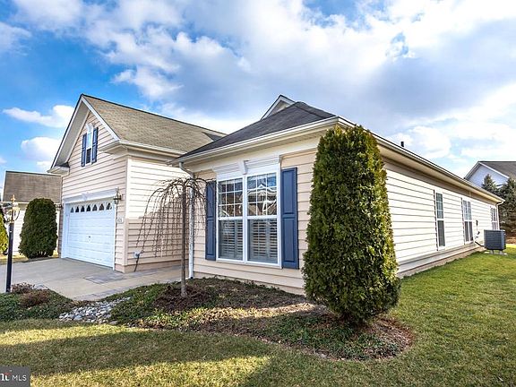 3rd image of 835 Harmony Way