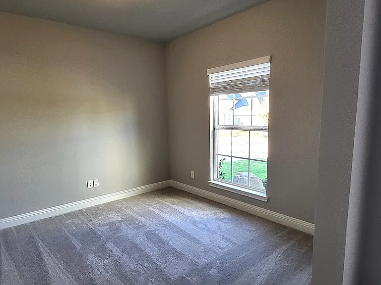 1508 Hamlisch Ave — Photo 3
