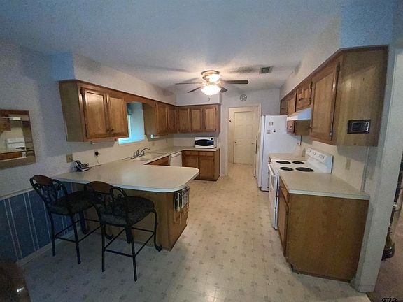 5th image of 619 Oak Bnd