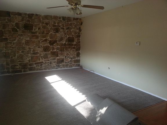 4th image of 1612 Tanglewood Ave APT 2