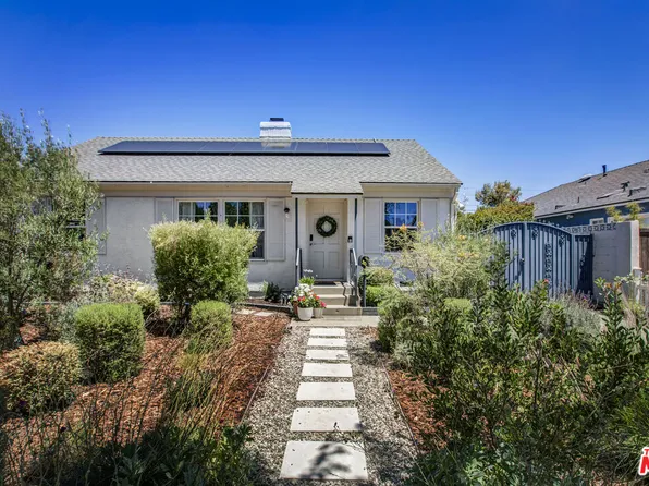 7660 Ostrom Ave, Van Nuys, CA 91406