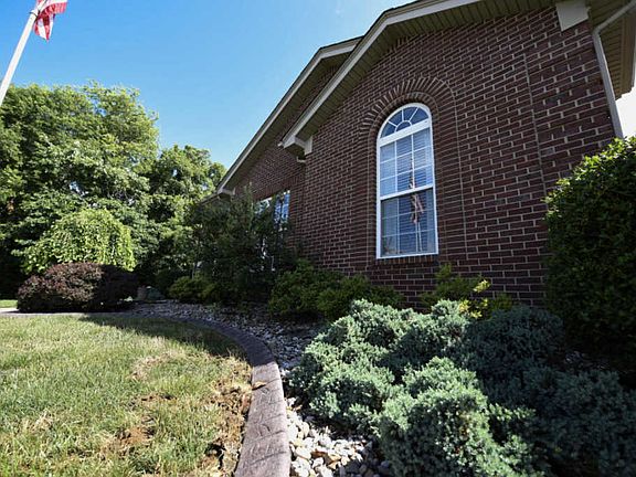 5th image of 211 Orchard Brook Dr
