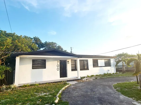700 NW 201st St, Miami Gardens, FL 33169