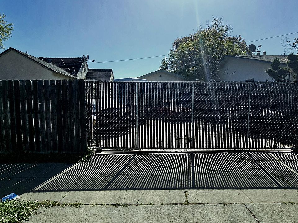 2nd image of 300 E El Camino St