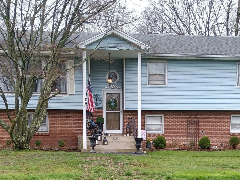1st image of 9 Dennis Dr