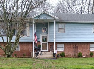 9 Dennis Dr, New Hampton, NY 10958