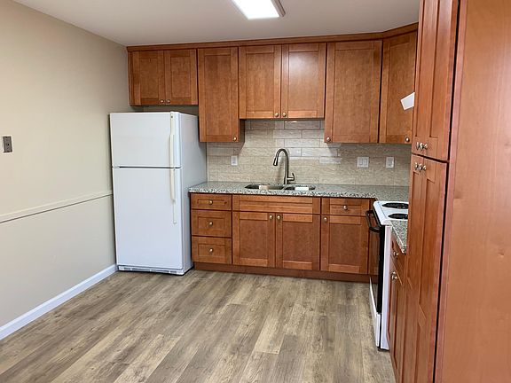 2nd image of 1142 Starbird Cir #4