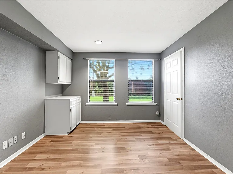 6009 Leafwood Cir — Photo 21