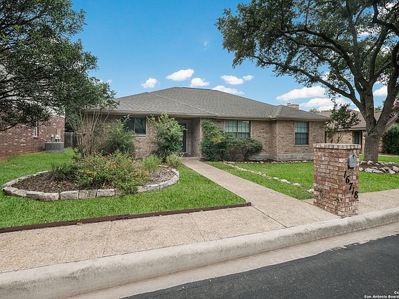 3rd image of 16718 SUMMER CREEK DR