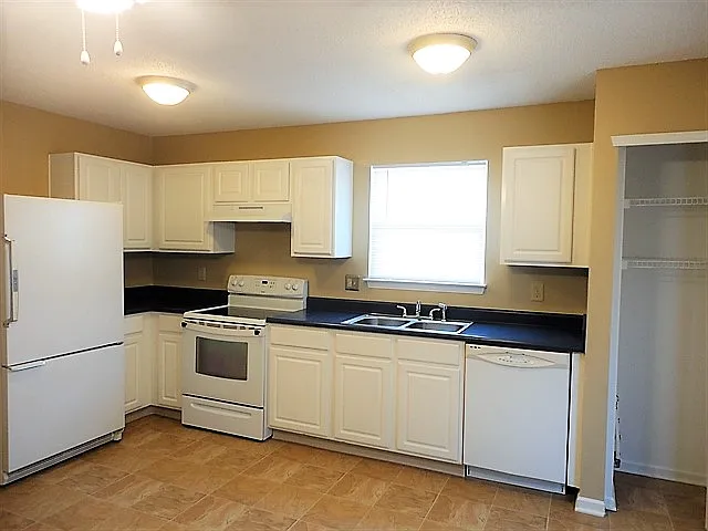 15080 Fawn Hollow Ln — Photo 2