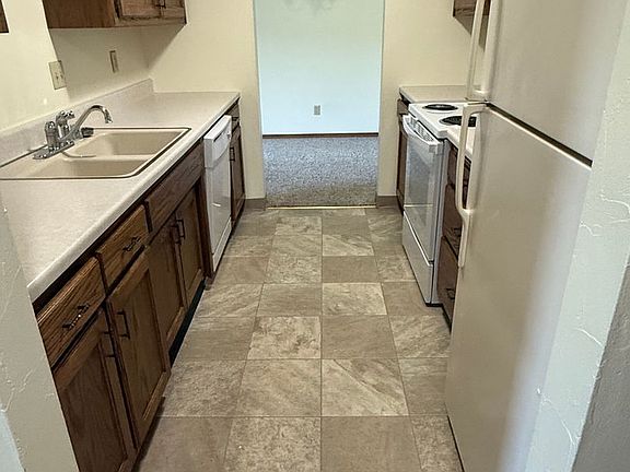 2nd image of 1901 Ridgeway Dr APT 95