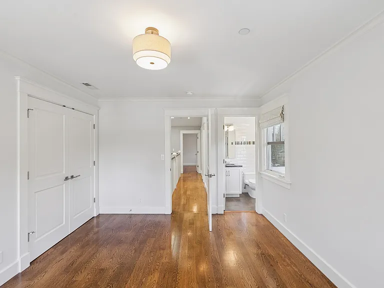 1517 Howard Ave — Photo 51