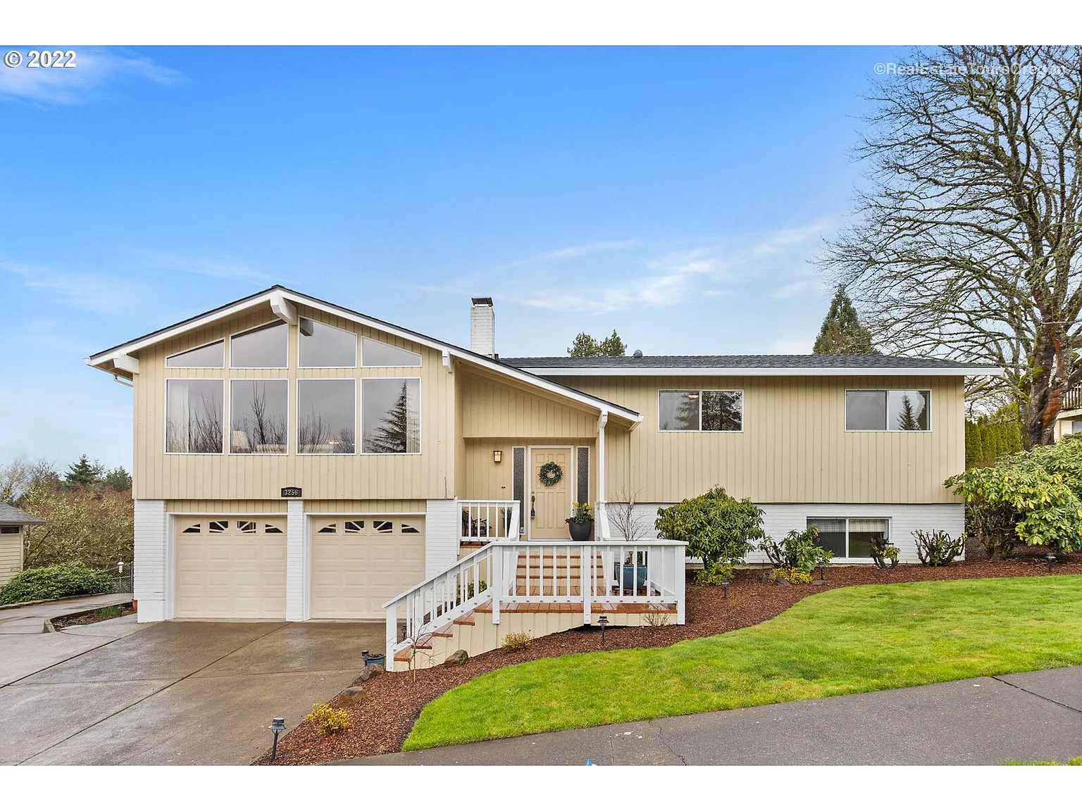 3256 Lavina Dr photo 1