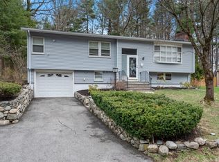 17 Rolling Ln, Framingham, MA 01701