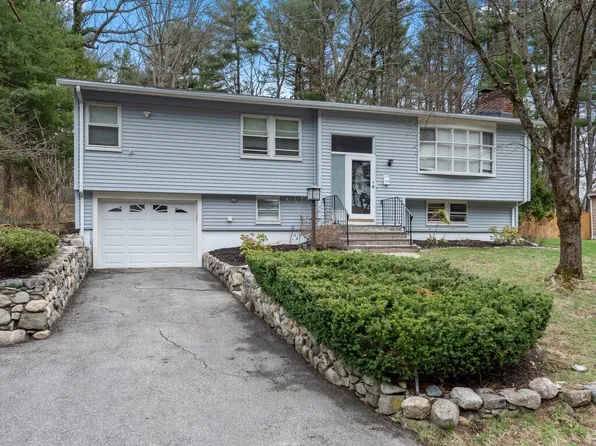 17 Rolling Ln, Framingham, MA 01701