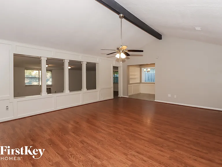 16310 Forest Bend Ave — Photo 3