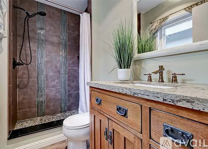 1723 Stanford Ave — Photo 13