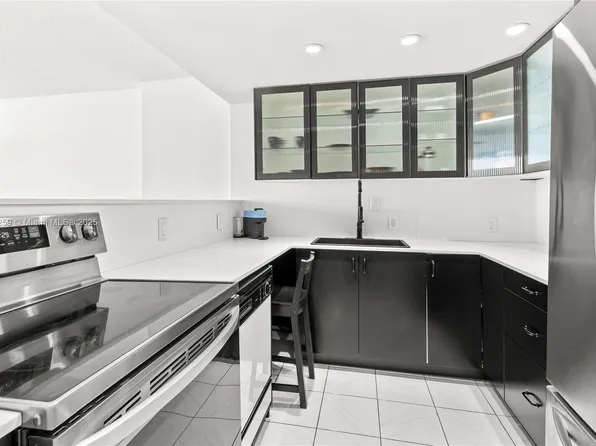 100 Bayview Dr #1502, Sunny Isles Beach, FL 33160