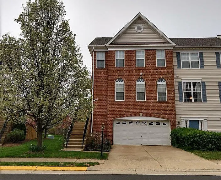 43859 Sandburg Sq — Photo 1