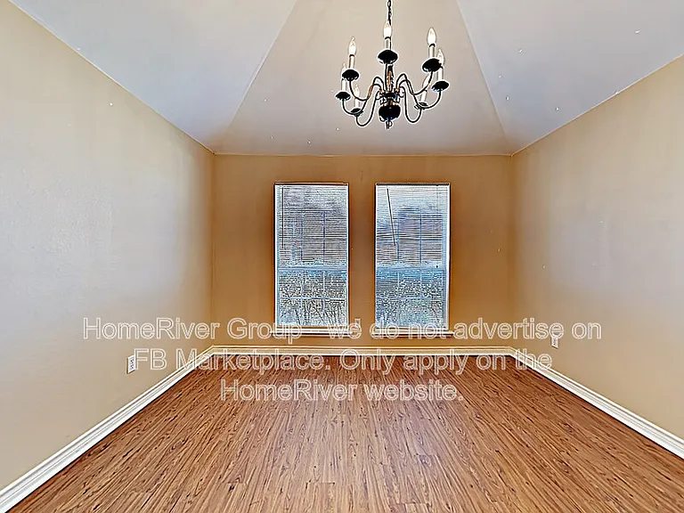 313 Charleston Dr — Photo 6