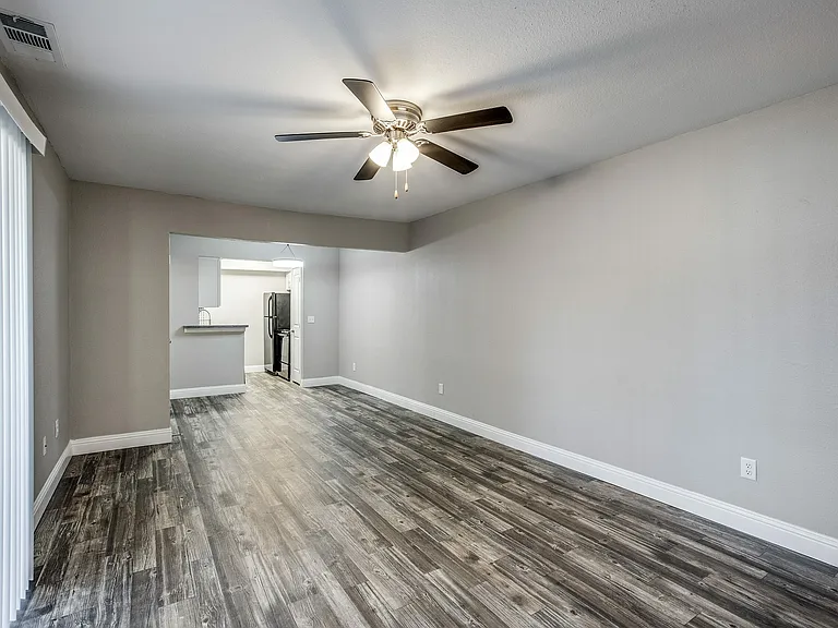 808 E Sanford St — Photo 19