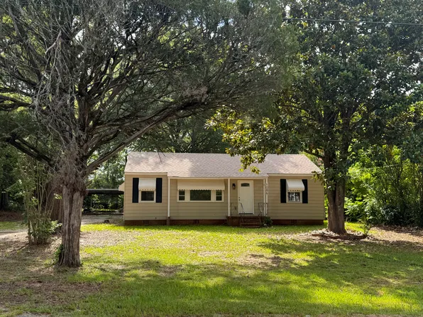 1086 Earle St, Thomson, GA 30824