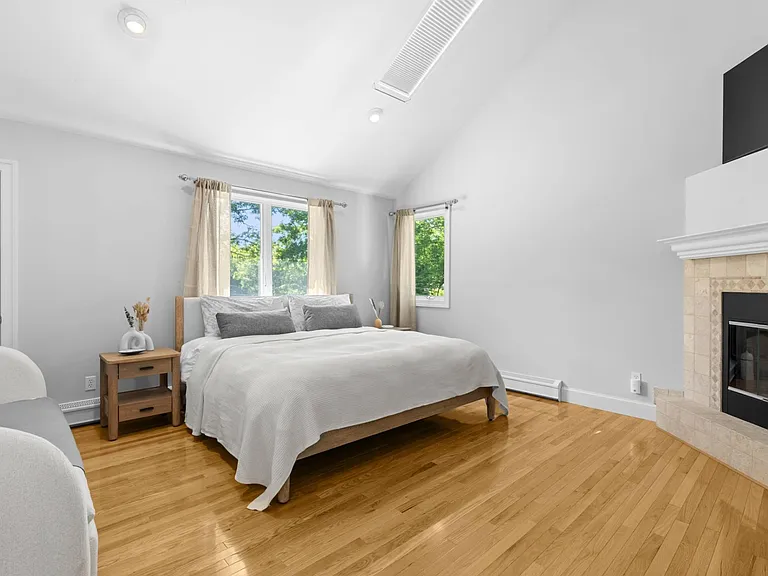 340 N Magee St — Photo 13