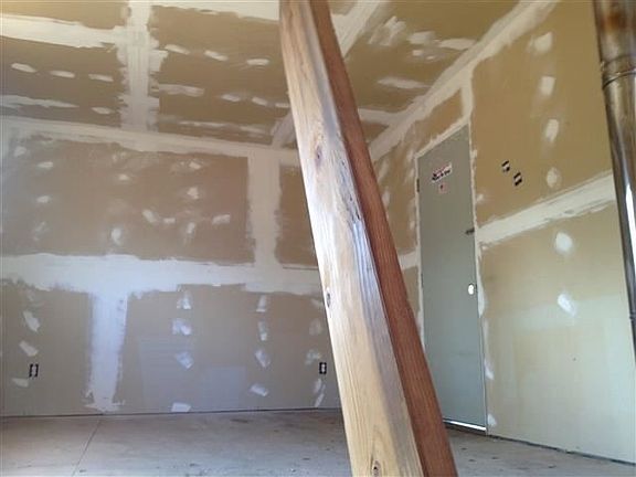 5th image of 478 Benson St
