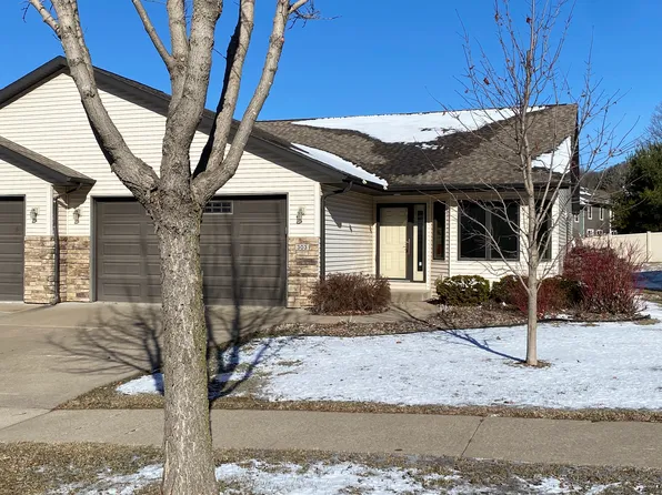 303 Crestwood Ln, Onalaska, WI 54650