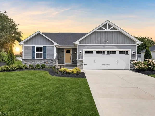 302 Ridgewater Dr, Elyria, OH 44035