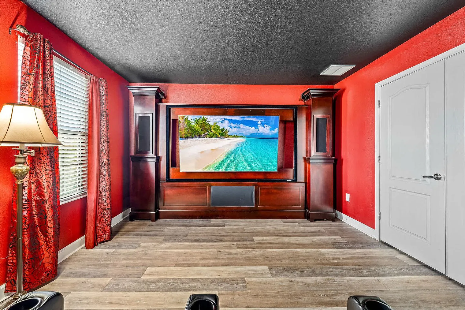 8 bed, 5.0 bath, 3907 sqft, $7,088 — Photo 3