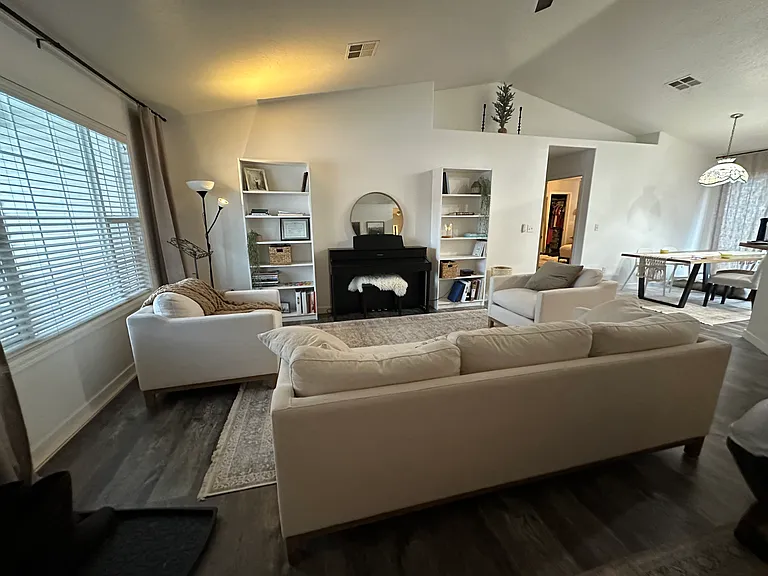 3003 W Pudu St — Photo 7