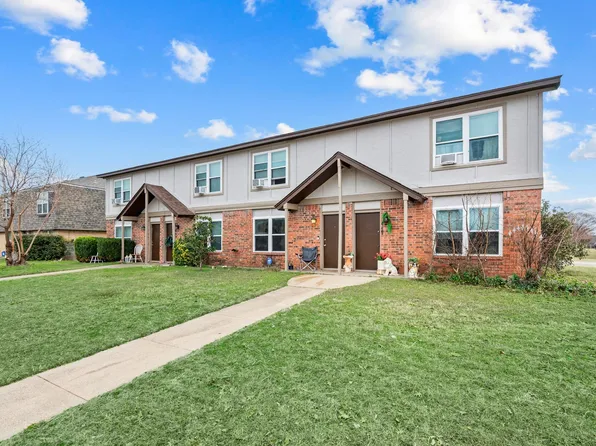 449 SW Thomas St, Burleson, TX 76028