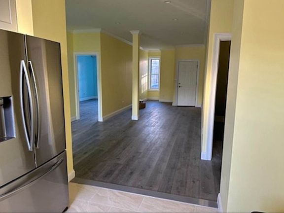 3rd image of 2743 Holland Ave #1