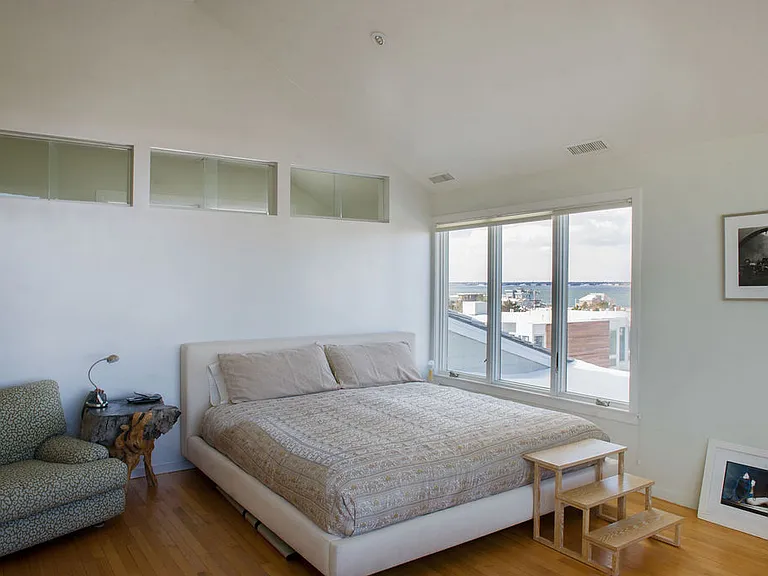 333 Dune Rd — Photo 15