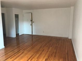 482 Front St APT 3B, Hempstead, NY 11550