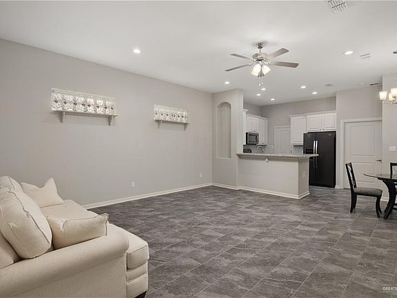 3rd image of 3801 Heron Way