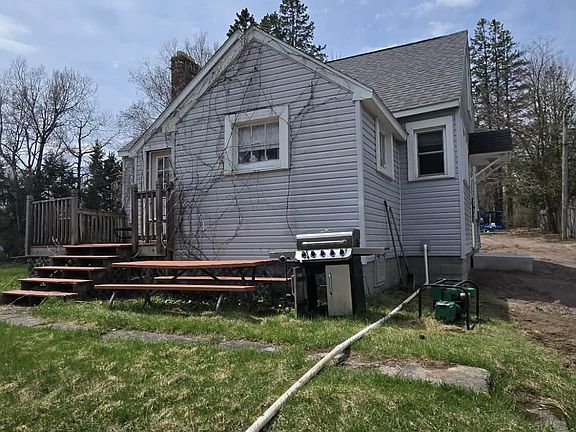 3rd image of 3448 S Mackinac Trl